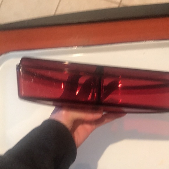 Tupperware Acrylic Divided Dish with Lid - Picture 4 of 9